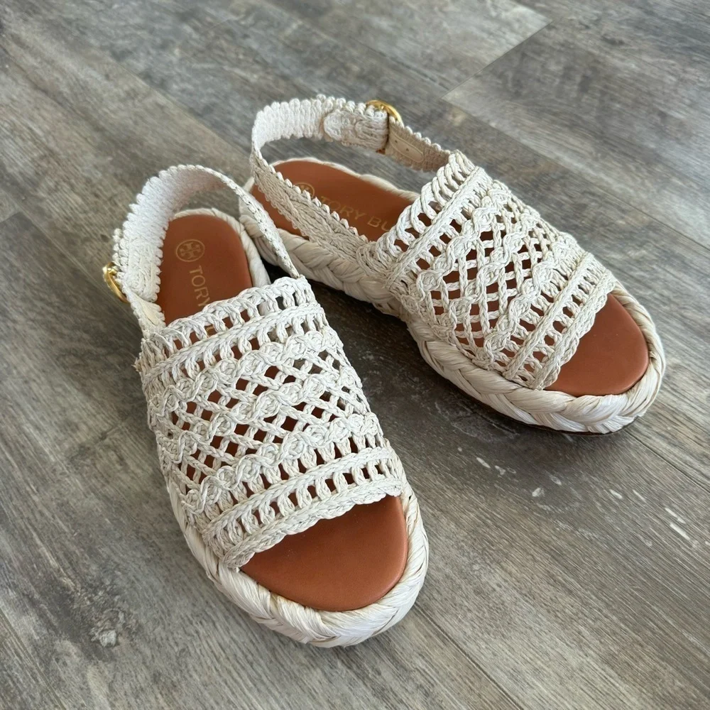 Like new! TORY BURCH RAFFIA ESPADRILLE SANDAL PLATFORM NATURAL/GOLD LOGO w/BOX